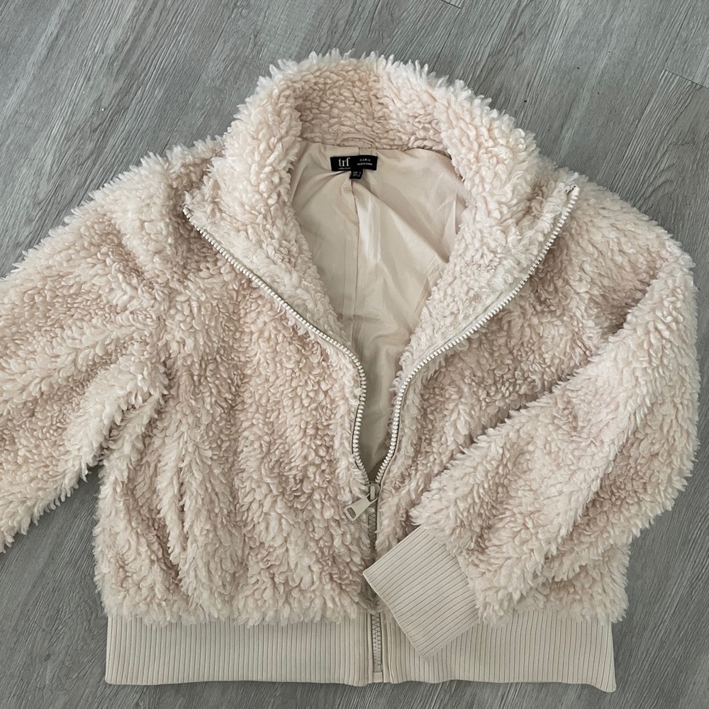 Zara Shaggy Fur Cropped Bomber Jacket in Cream 🪐